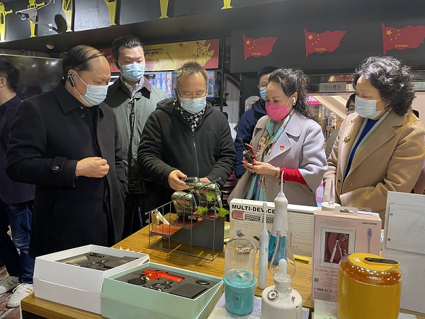 市人大预算工委来访（挂网）.jpg
