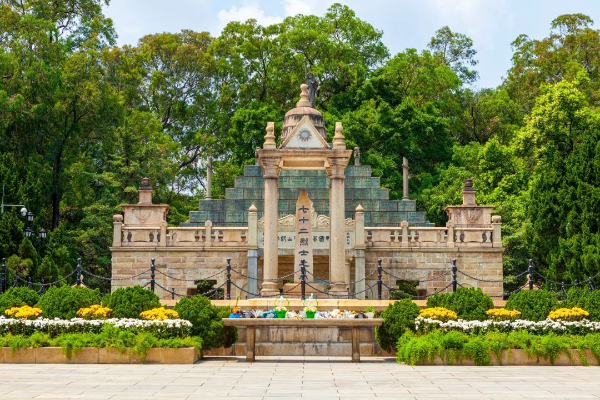 黄花岗公园七十二烈士墓 黄花岗公园