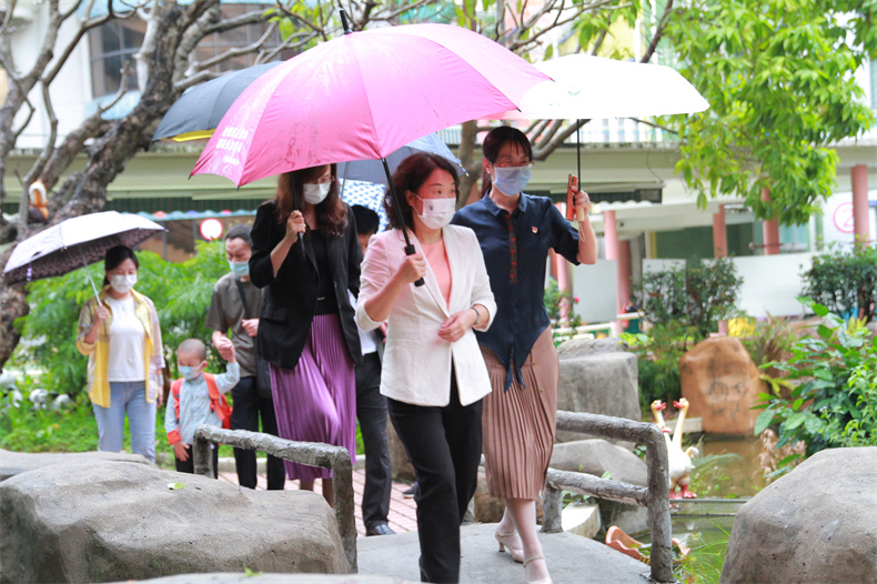 2. 0406邹主席在市二幼调研.jpg