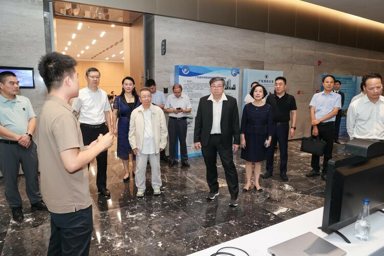 广州市新葡京博彩官网
区：多方联合打造“粤秀药洲” 品牌 共谋粤港澳大湾区生命 健康产业高质量发展_fororder_444